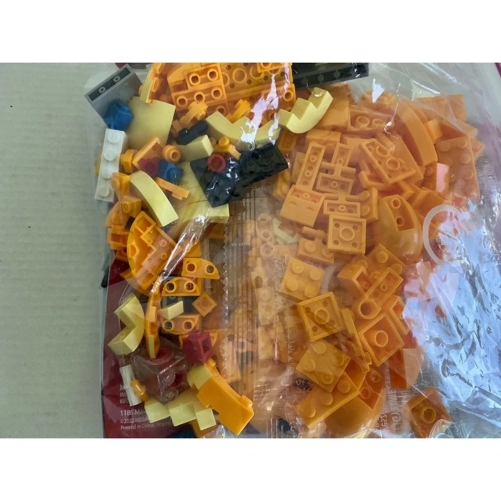 Mega Pokemon Dragonite HKT25 Building Set Poseable Figure with Manual